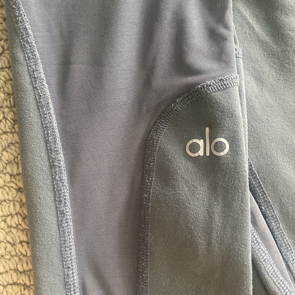 ALO Yoga Coast Leggings in Grey - Picture 4 of 4